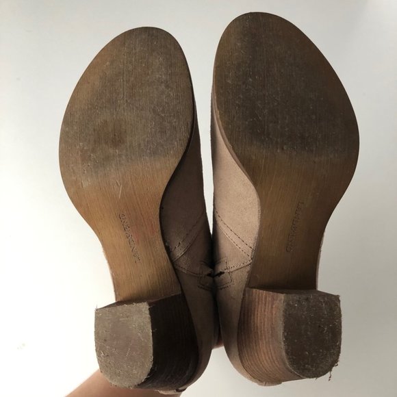 Land’s End Suede Leather Chelsea Bootie 7 US /37.5 EU - Picture 7 of 8